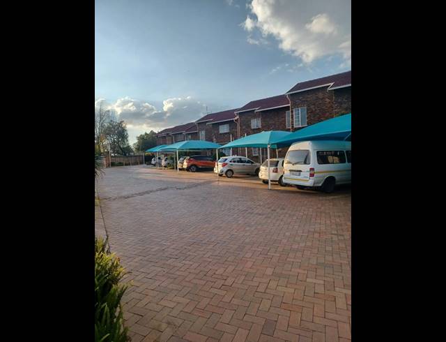 3 BEDROOM PROPERTY TO RENT IN VAN RIEBEECK PARK
